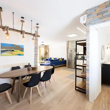 Three Bedroom Stylish Apt Next To Acropolis Atina Dış mekan fotoğraf
