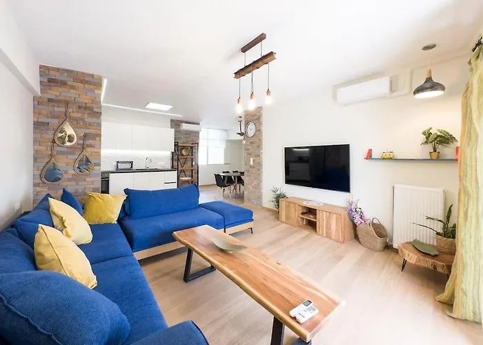 Three Bedroom Stylish Apt Next To Acropolis