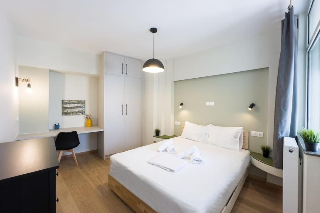 Three Bedroom Stylish Next To Acropolis Apartment *