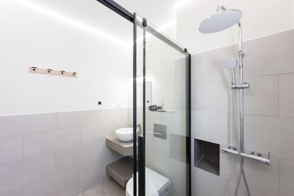 Apartment Three Bedroom Stylish Next To Acropolis