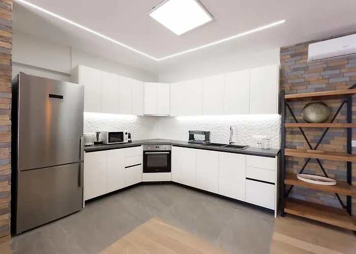 Three Bedroom Stylish Apt Next To Acropolis