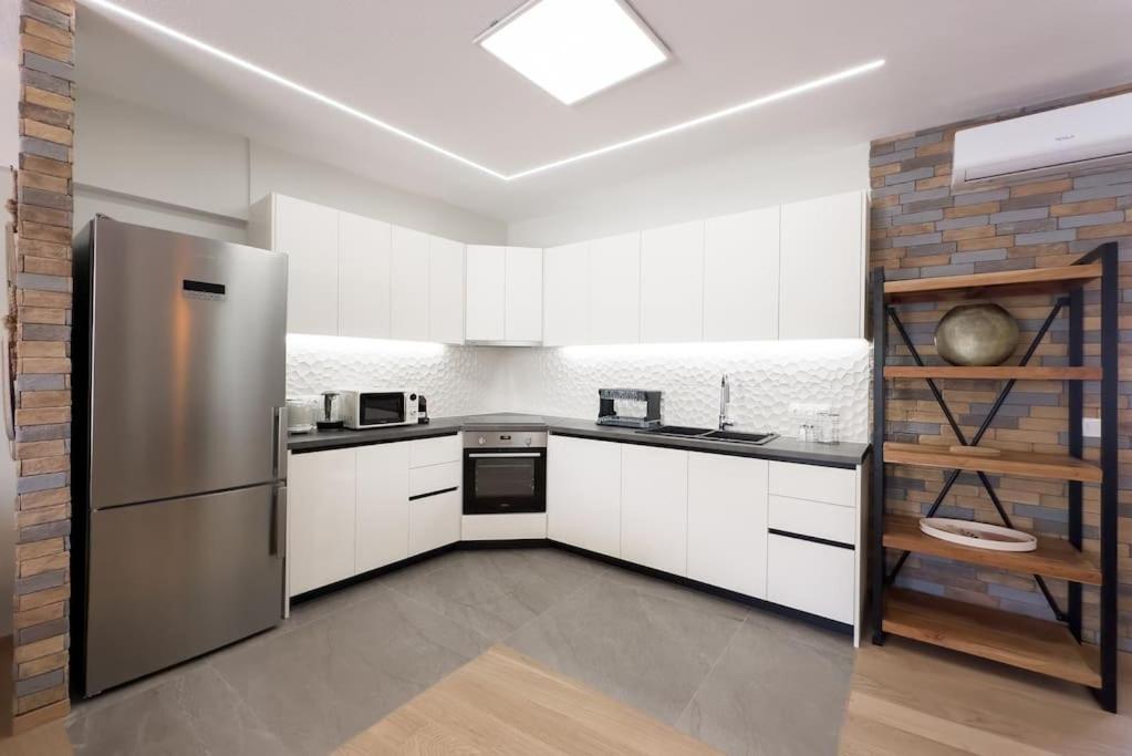 Apartment Three Bedroom Stylish Next To Acropolis *