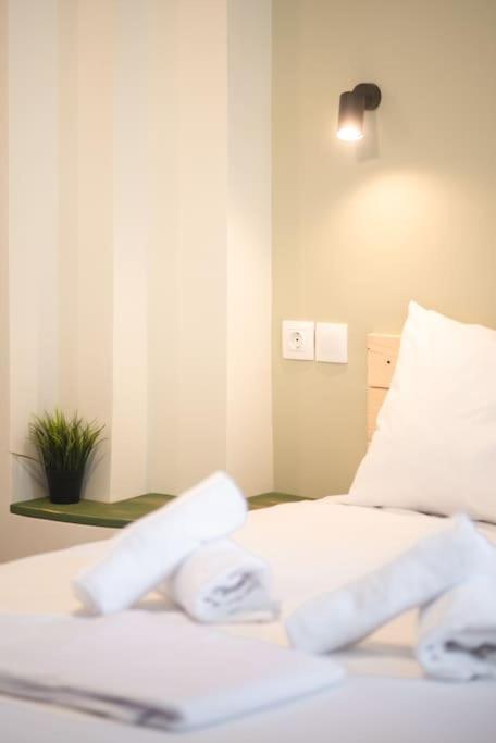 Three Bedroom Stylish Next To Acropolis Athens