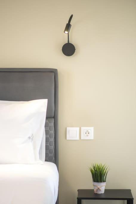Three Bedroom Stylish Next To Acropolis Apartment Athens